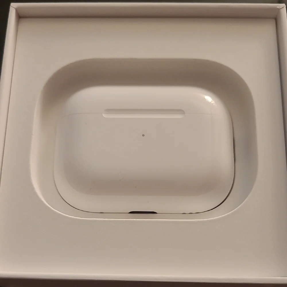 Apple AirPods Pro - Classic White